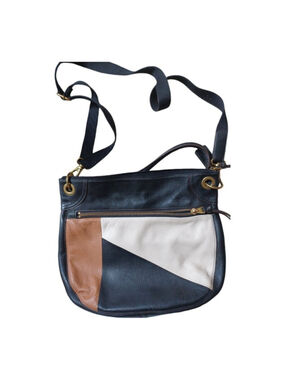 Fossil leather bag modern design